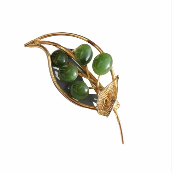 Jade Like Green Stone Vintage Leaf Pin - Picture 1 of 5